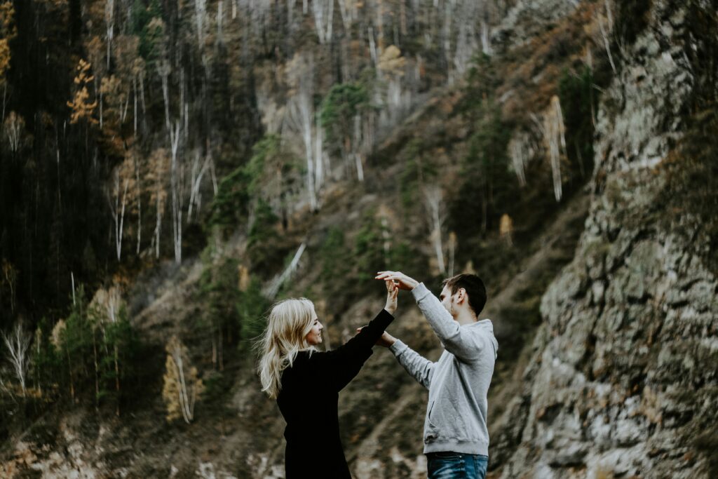 【ミドサーとは】ミドサーの婚活は難しい?成功者がやっている“出会い方と考え方”を徹底解説1