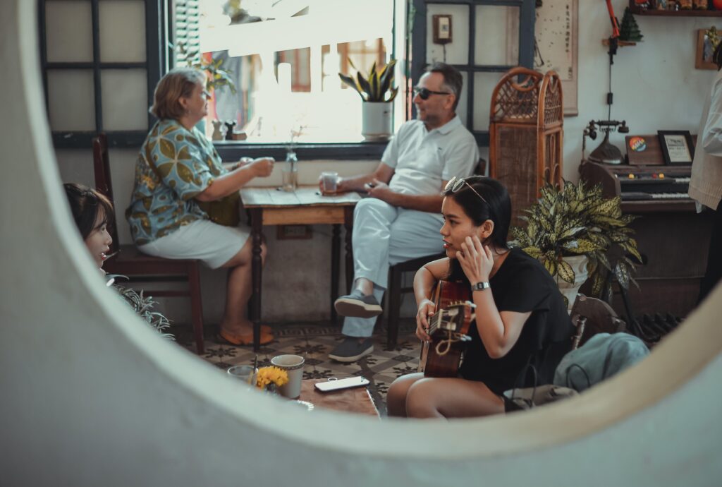 家族会議のやり方とおすすめの議題｜夫婦のすれ違いを解消し、お互いを思いやり助け合える「最強のチーム」を作るコツ 【キーワード】